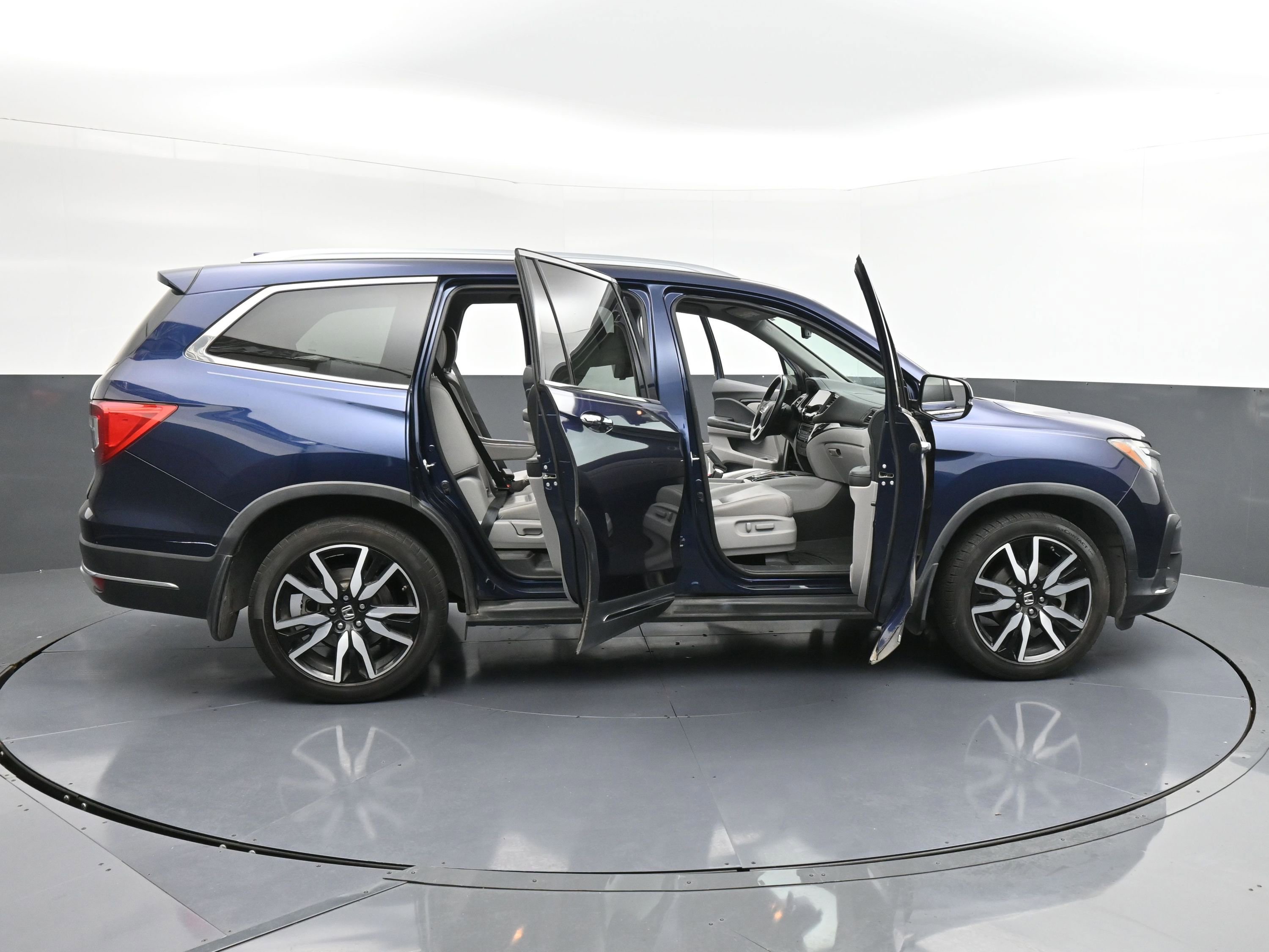 Used 2019 Honda Pilot Touring image 38
