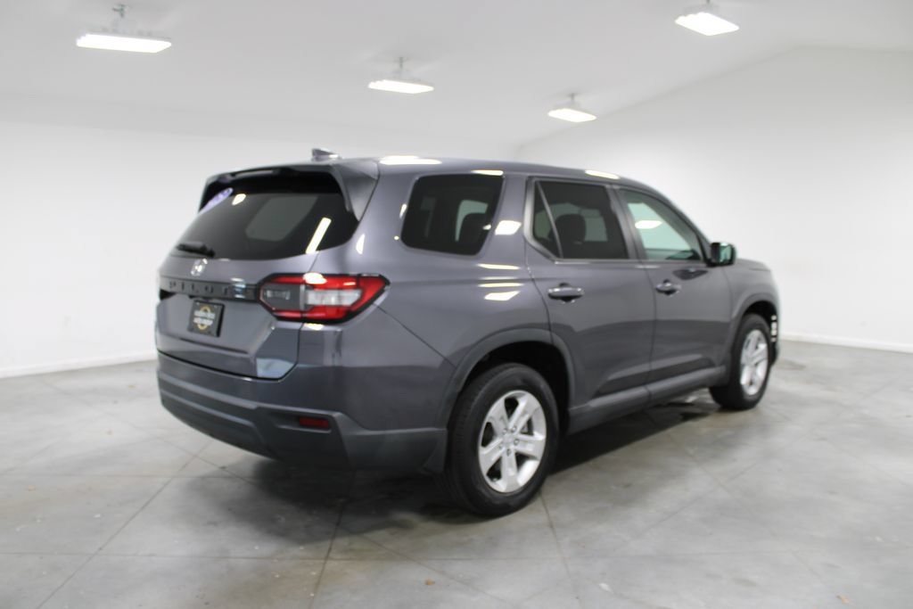 Used 2023 Honda Pilot LX image 9