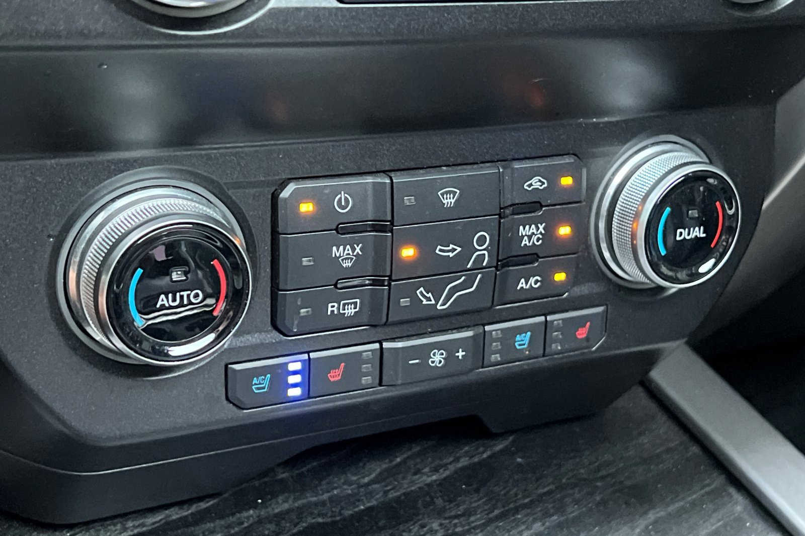 Used 2019 Ford F250 Platinum w/ Platinum Ultimate Package image 20