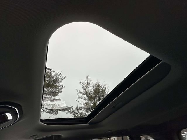 Certified 2024 Jeep Grand Cherokee Laredo X image 39