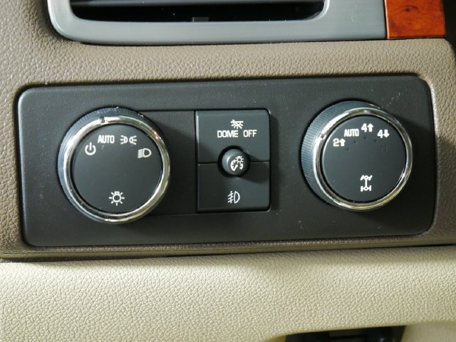 Used 2011 Chevrolet Suburban LTZ AWD/4WD image 25