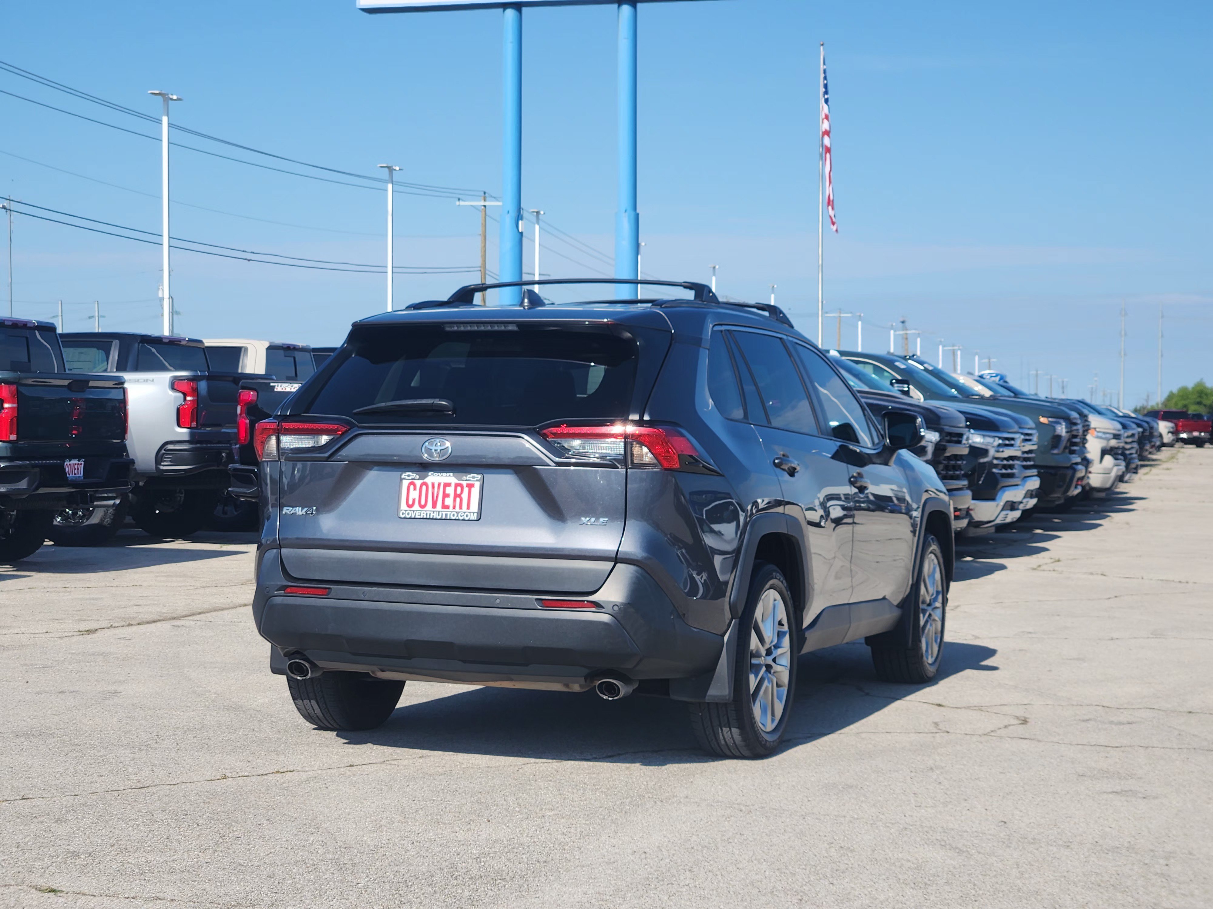 Used 2021 Toyota RAV4 XLE Premium FWD image 7