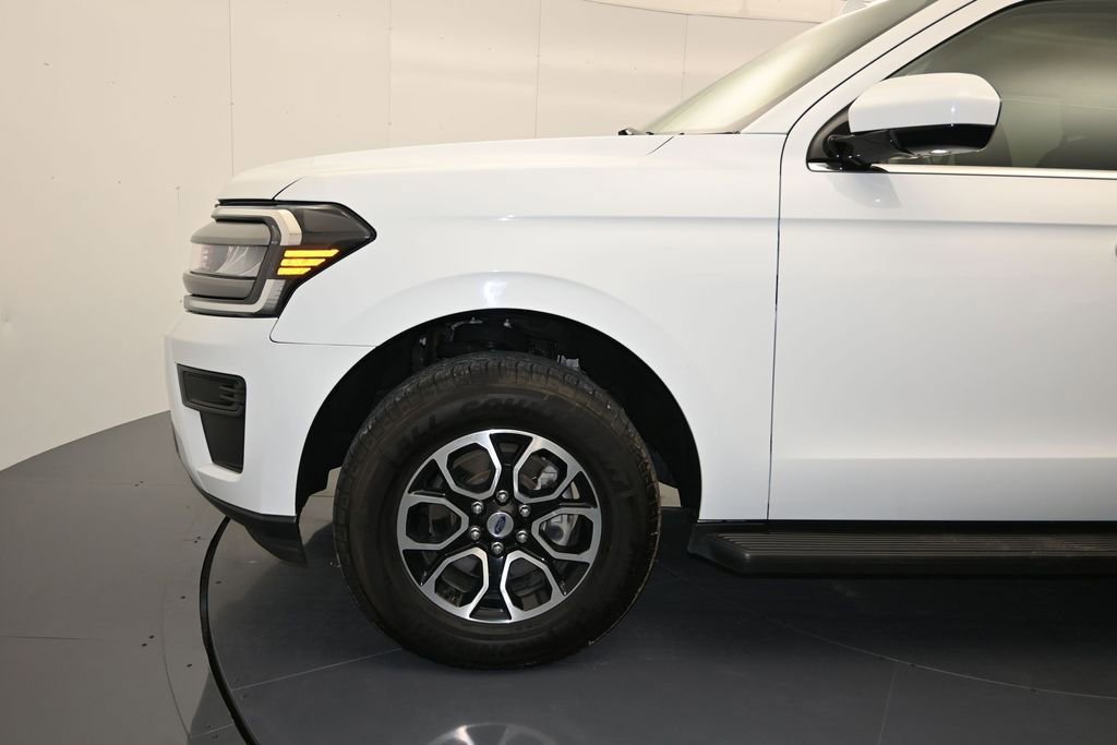 Used 2024 Ford Expedition Max XLT AWD/4WD image 9
