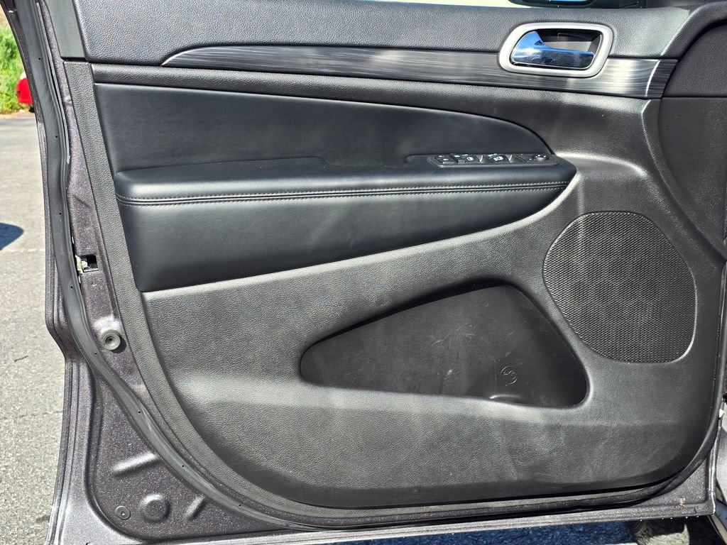 Used 2020 Jeep Grand Cherokee Laredo w/ Quick Order Package 2BN North image 47