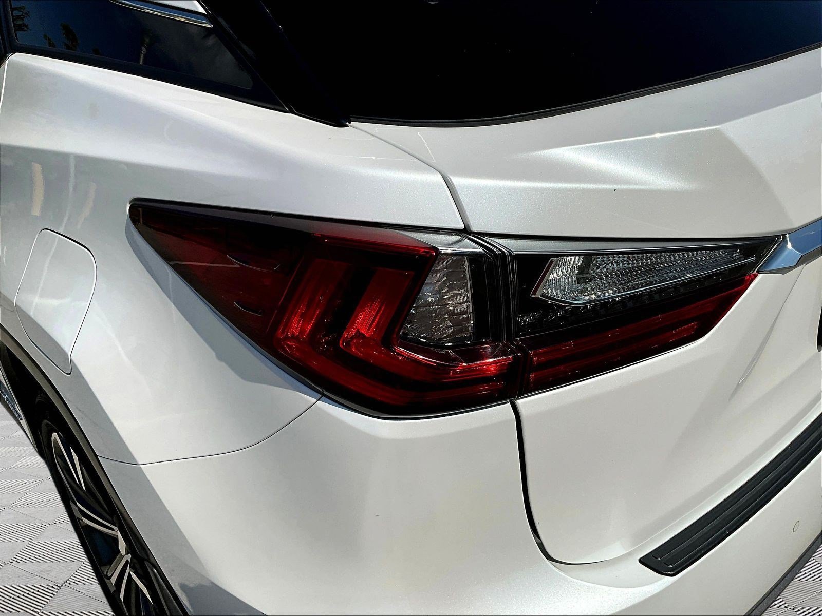 Used 2018 Lexus RX 450h AWD w/ Premium Package image 23