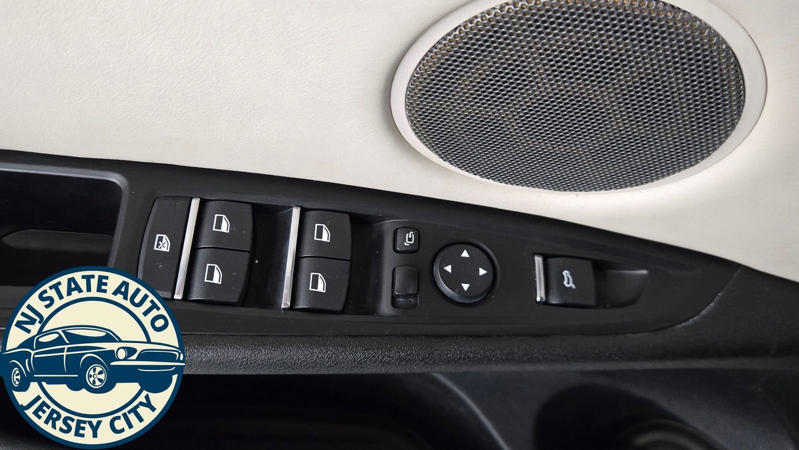 Used 2017 BMW X6 xDrive50i w/ Executive Package image 25