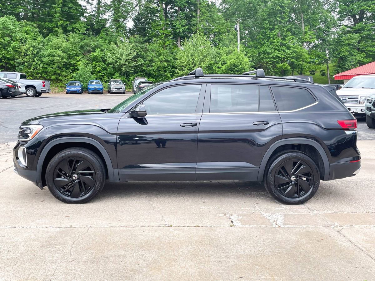 Used 2024 Volkswagen Atlas SE FWD image 3