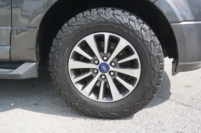Used 2017 Ford Expedition EL XLT w/ Equipment Group 201A RWD image 19