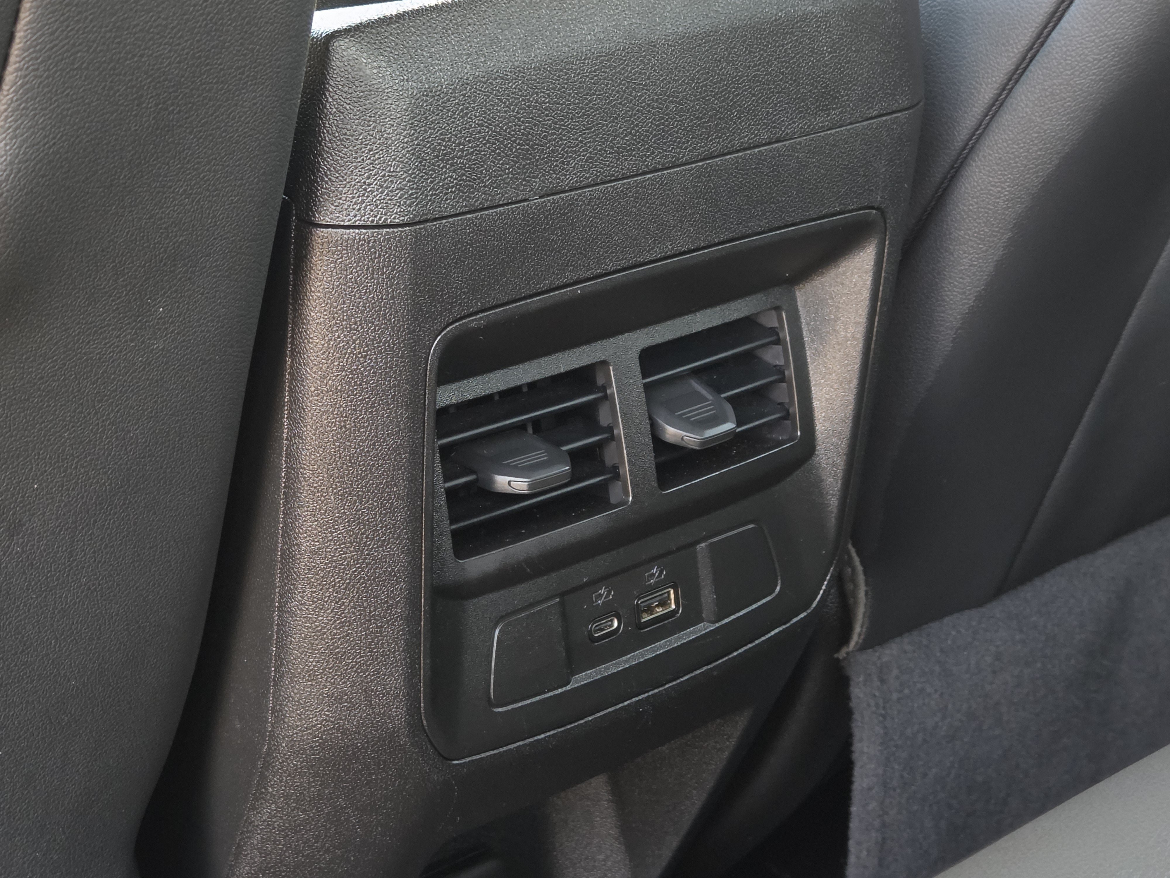 Used 2026 Chevrolet Colorado ZR2 w/ Technology Package AWD/4WD image 30