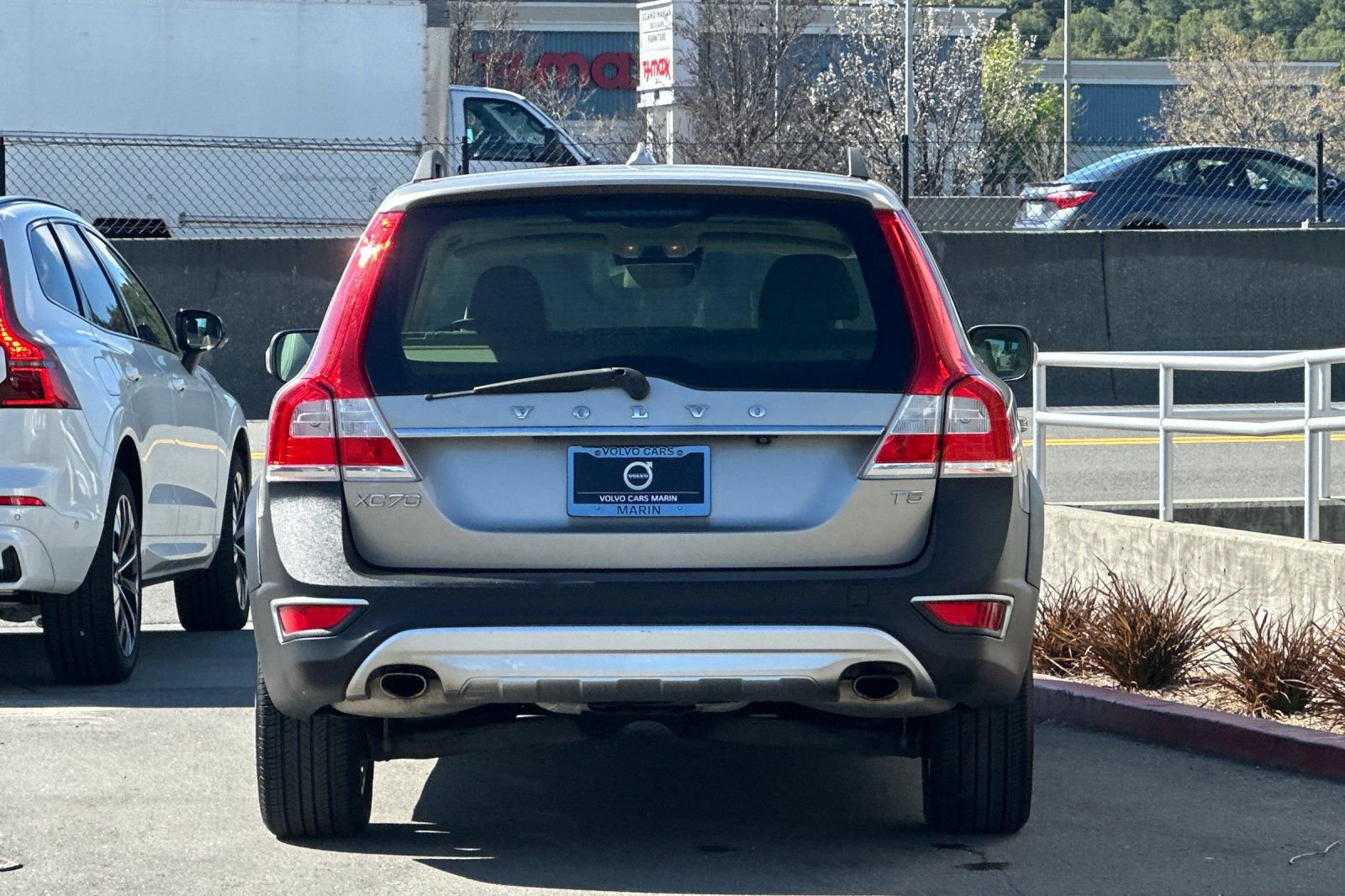 Used 2016 Volvo XC70 T5 Platinum w/ Protection Package image 7