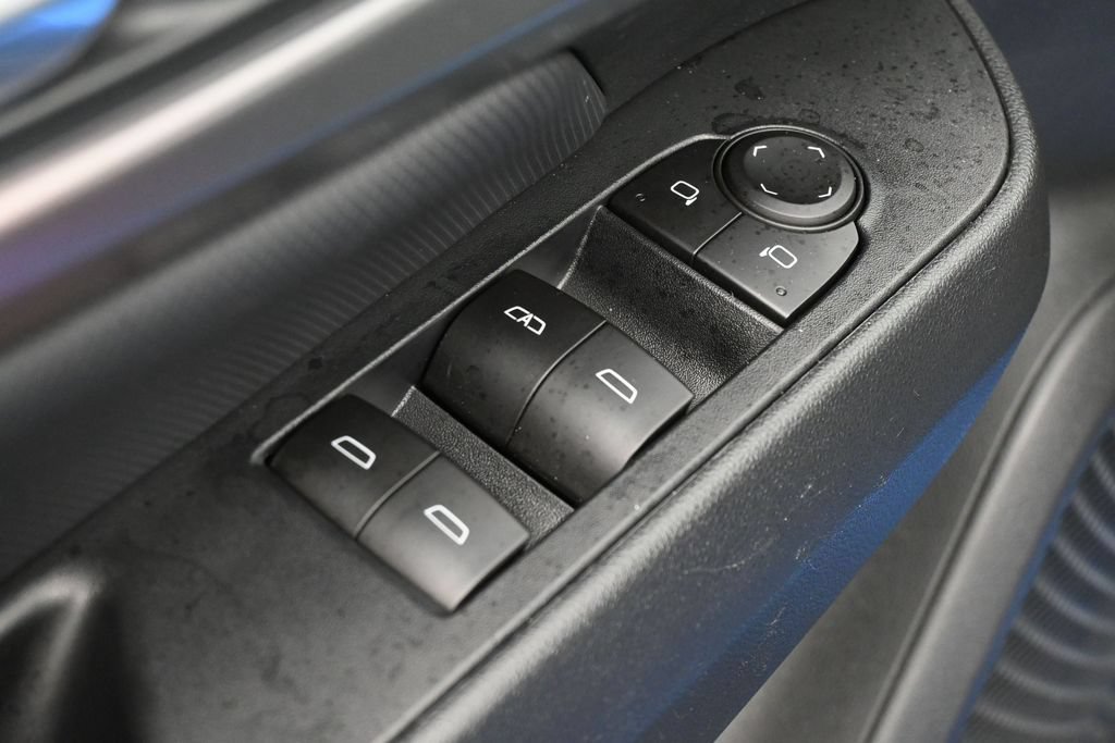 Used 2026 Chevrolet Equinox EV RS FWD image 13