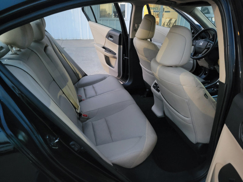 Used 2017 Honda Accord EX-L image 17