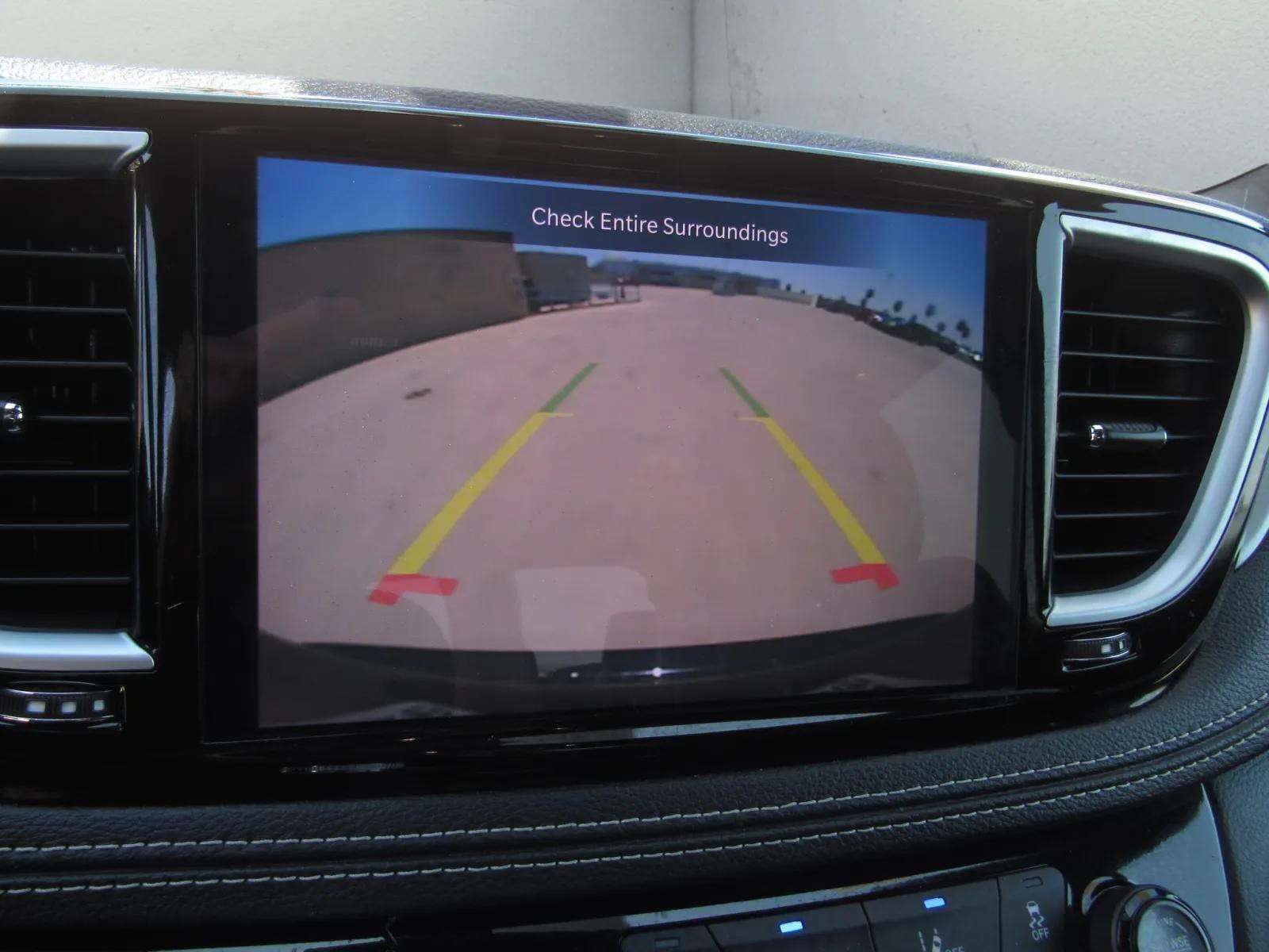 Used 2025 Chrysler Pacifica Limited FWD image 20