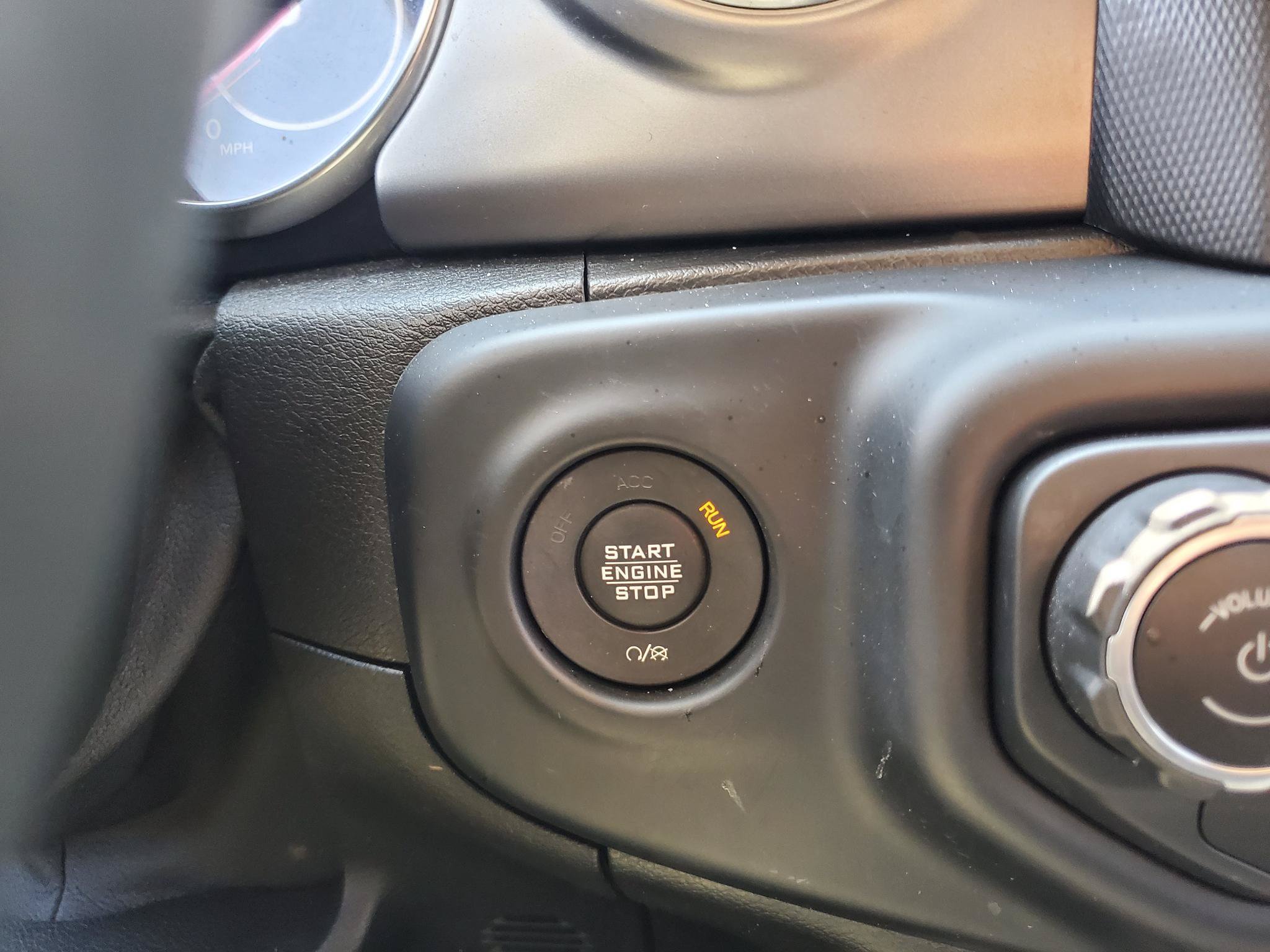 Used 2019 Jeep Wrangler Unlimited Rubicon AWD/4WD image 31