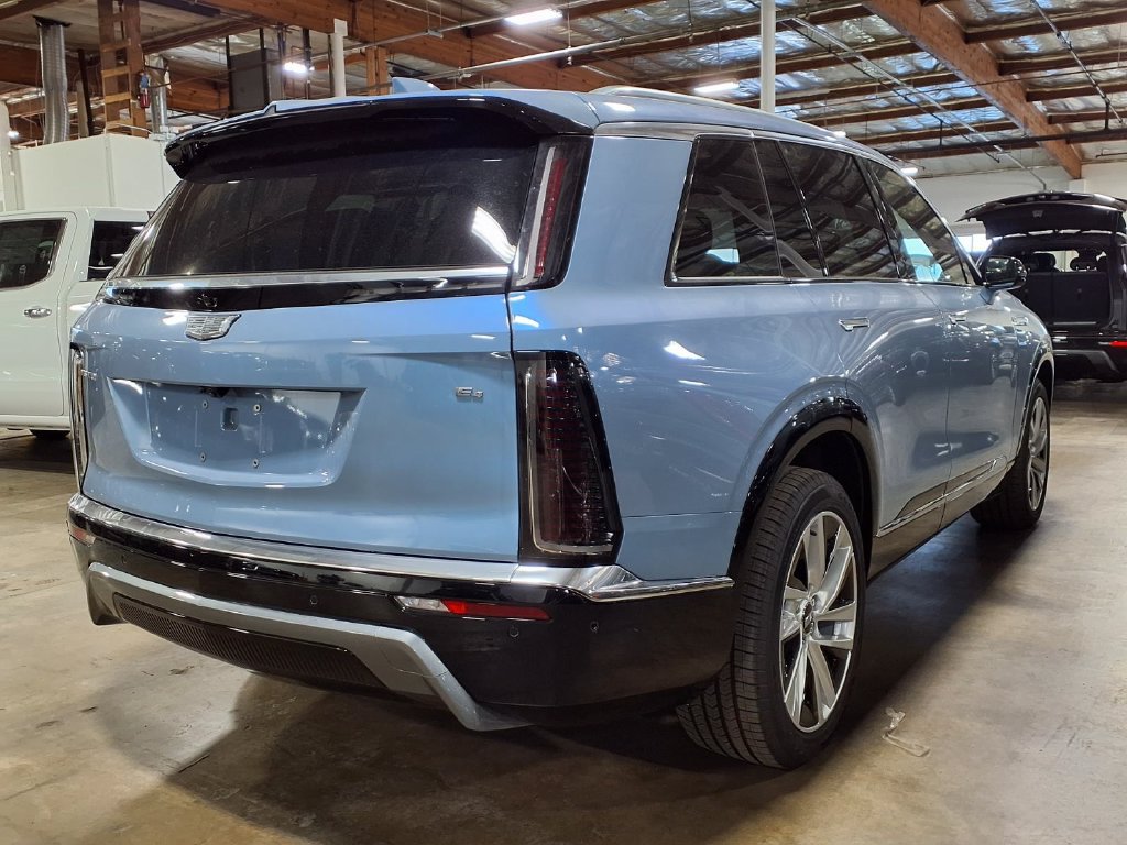 New 2027 Cadillac Vistiq Luxury AWD/4WD image 7