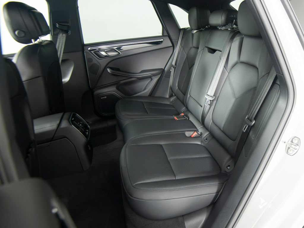 New 2026 Porsche Macan AWD/4WD image 39