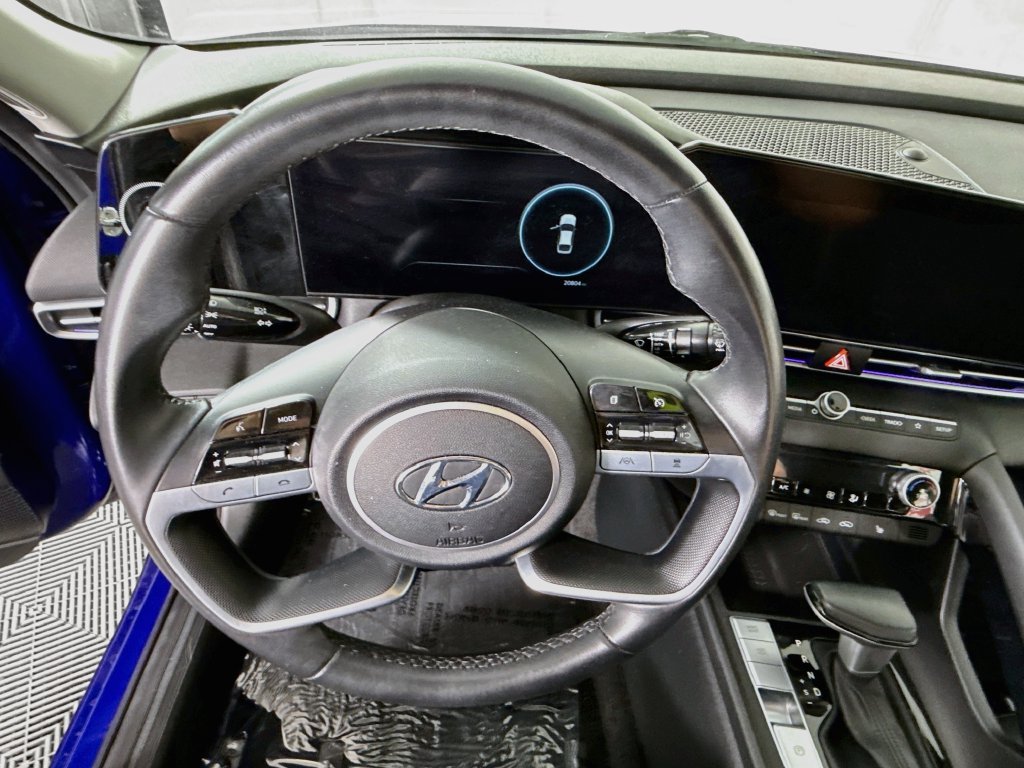 Used 2023 Hyundai Elantra Limited FWD image 23