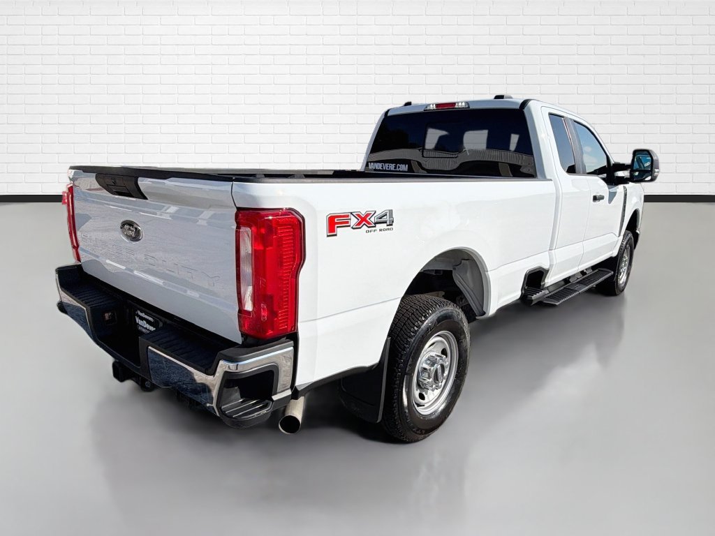 Used 2025 Ford F250 XL w/ FX4 Off-Road Package AWD/4WD image 9
