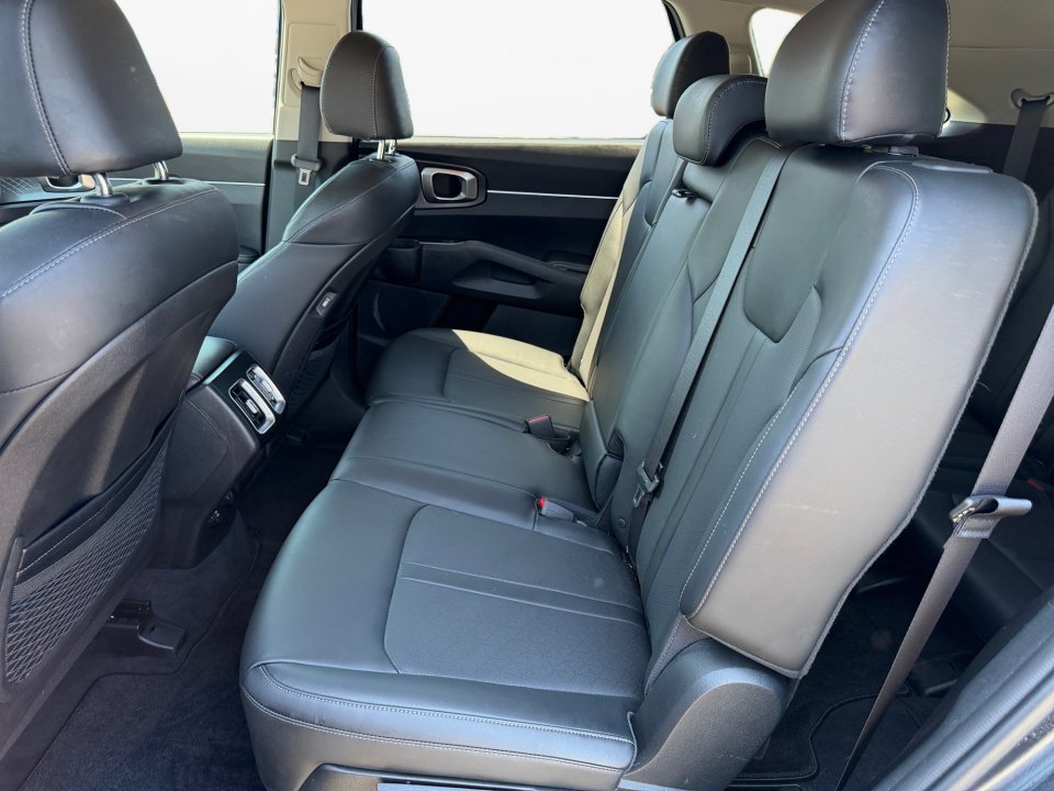 Used 2021 Kia Sorento S AWD/4WD image 16