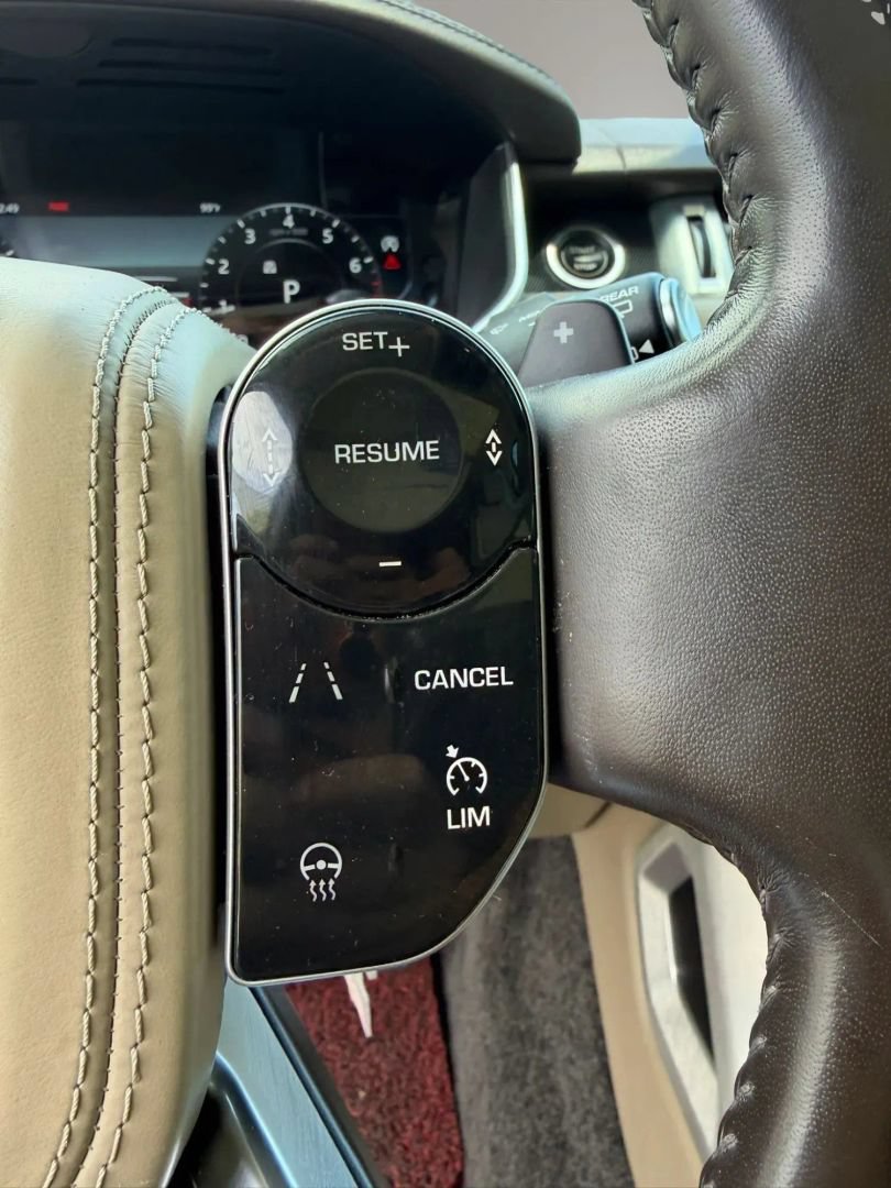 Used 2018 Land Rover Range Rover Supercharged AWD/4WD image 23