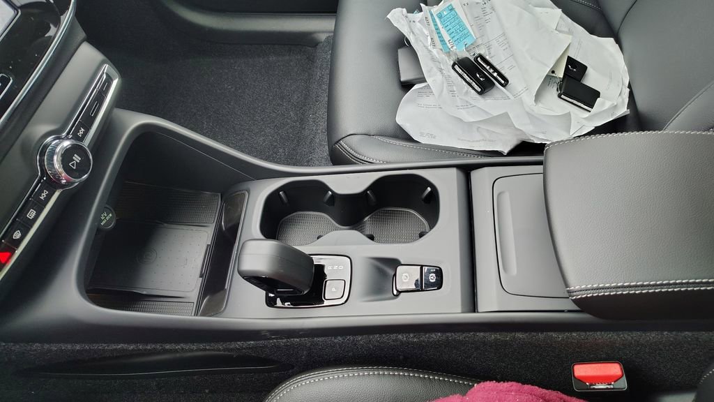 New 2026 Volvo XC40 B5 Core w/ Climate Package image 20