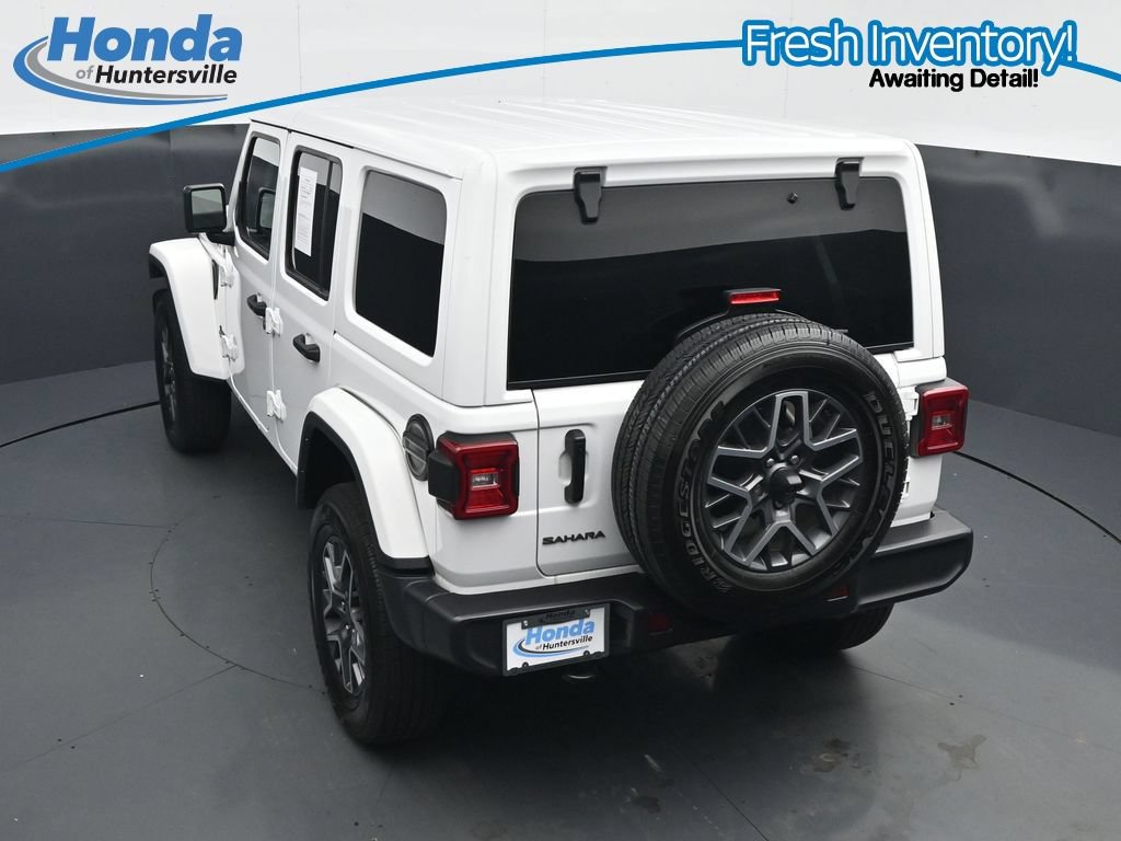 Used 2025 Jeep Wrangler Unlimited Sahara AWD/4WD image 22