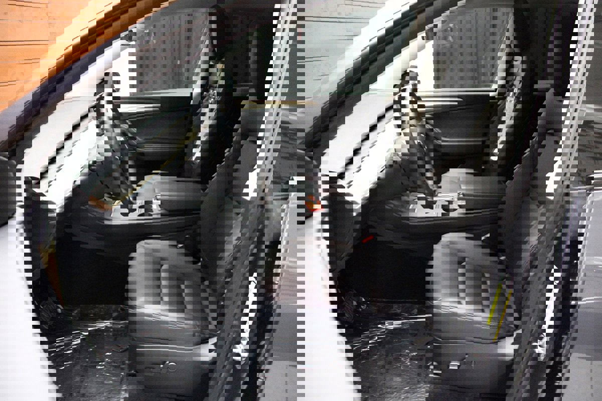 Used 2023 Tesla Model Y Long Range image 21