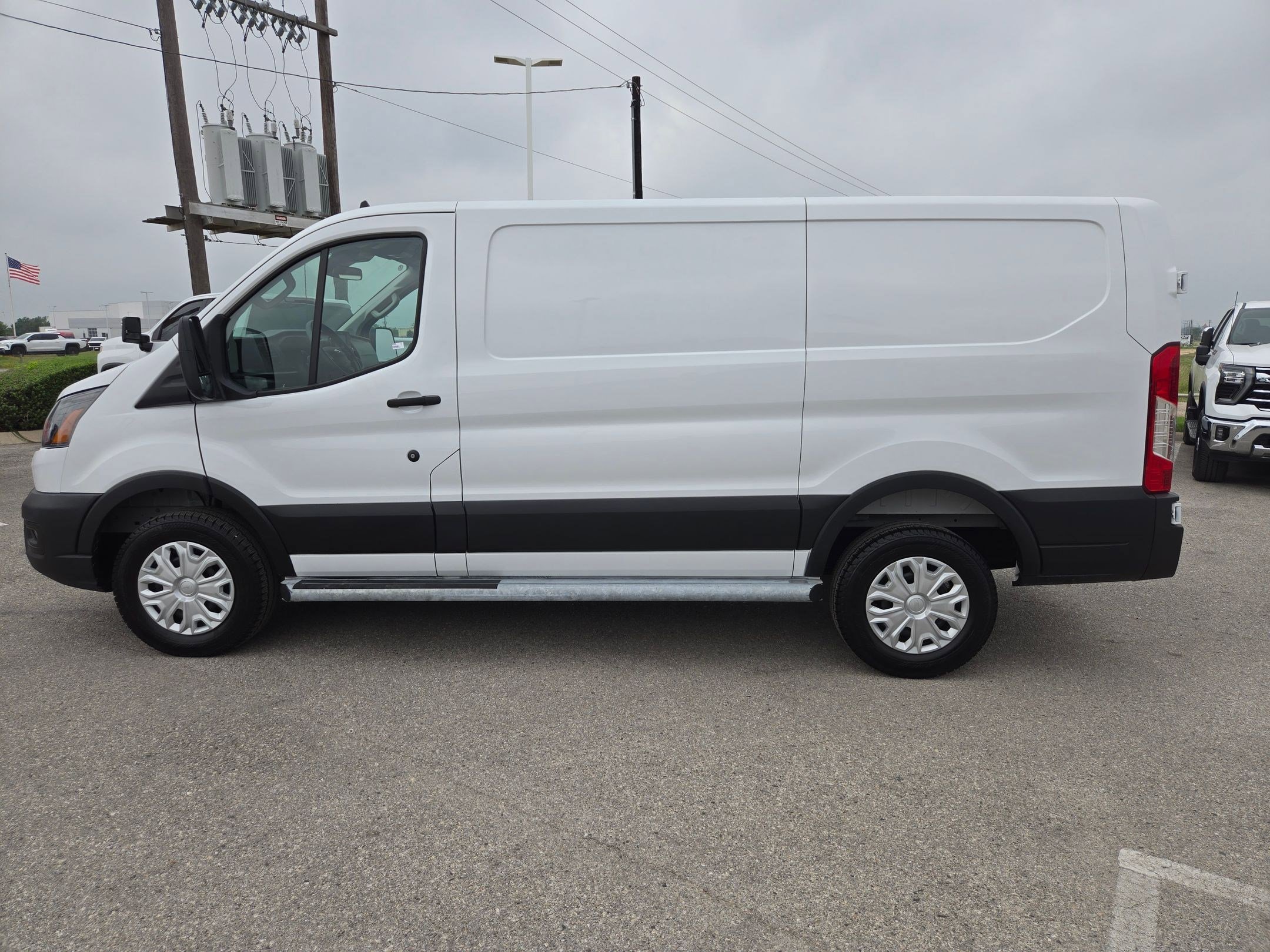 Used 2025 Ford Transit 250 Low Roof w/ Exterior Upgrade Package RWD image 6