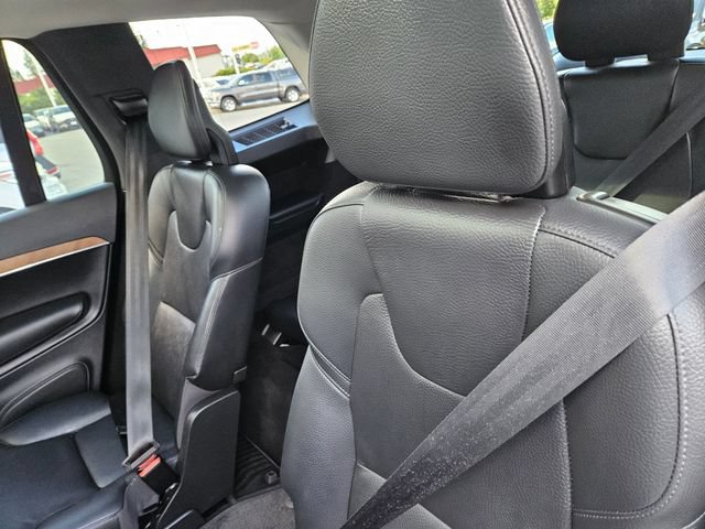 Certified 2025 Volvo XC90 T8 Plus w/ Protection Package Premier AWD/4WD image 16