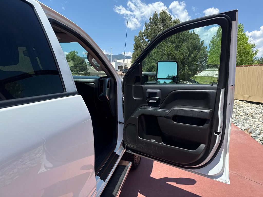 Used 2018 Chevrolet Silverado 2500 LT AWD/4WD image 27