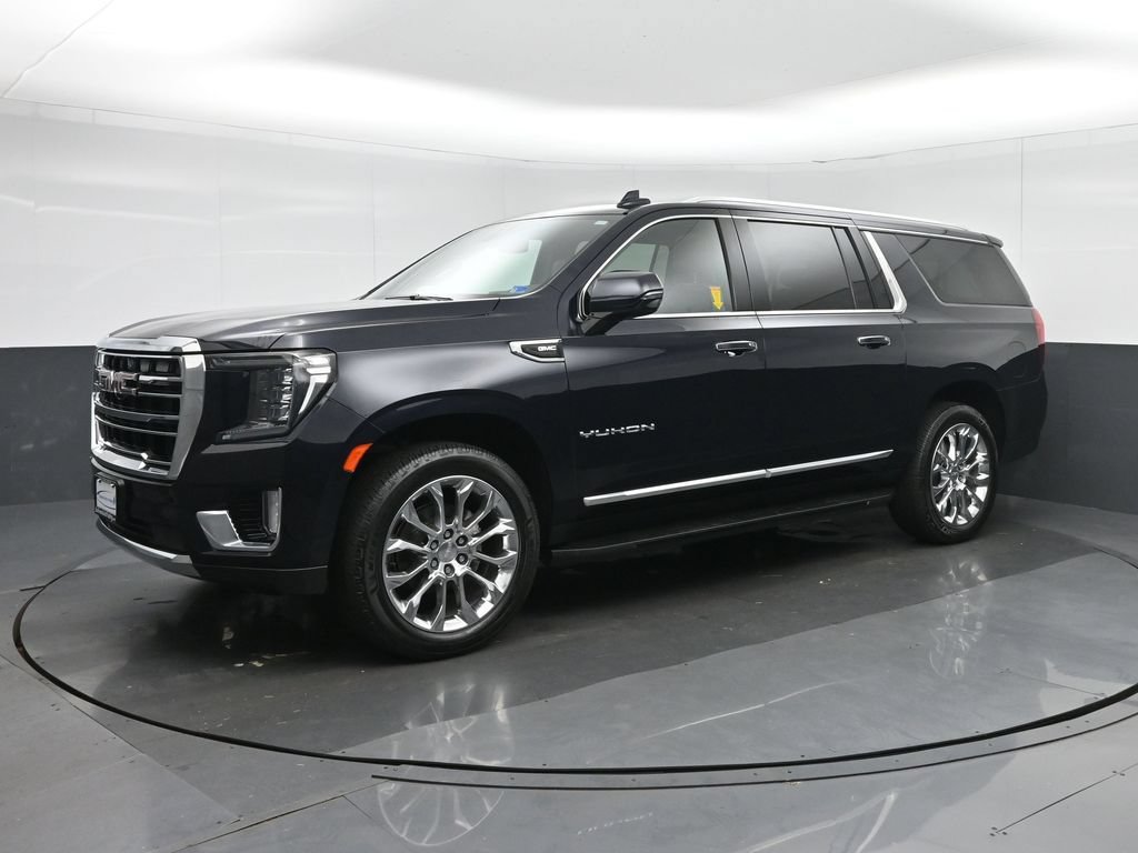 Used 2022 GMC Yukon XL SLT w/ SLT Premium Package AWD/4WD image 3