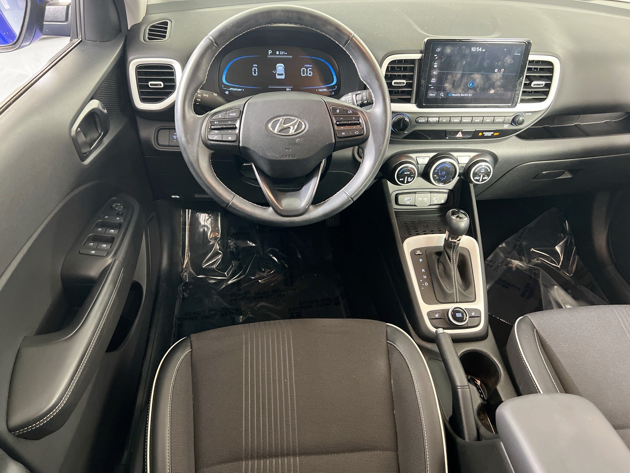 Used 2023 Hyundai Venue Limited w/ Cargo Package FWD image 22