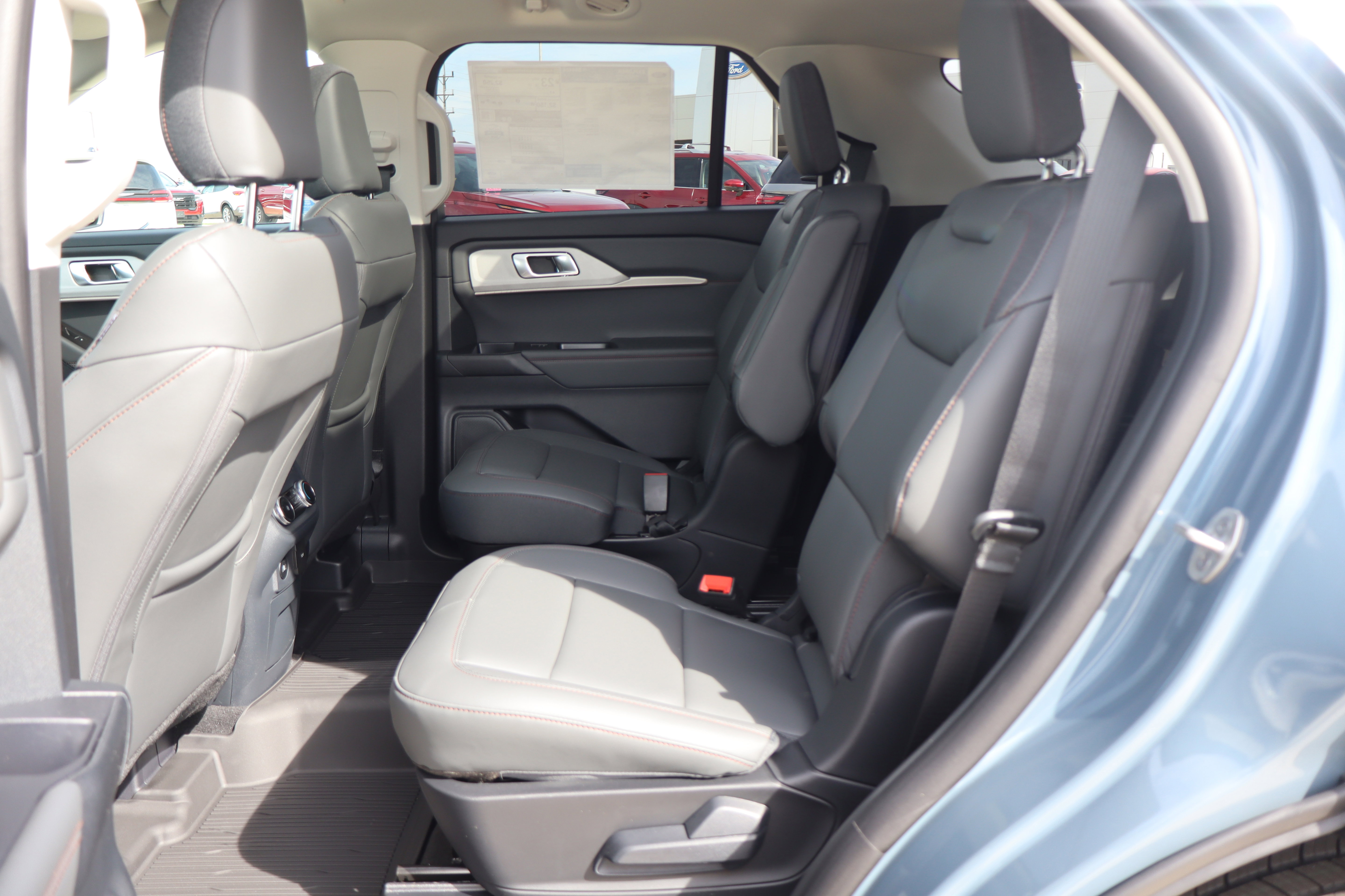 New 2026 Ford Explorer Active w/ Active Comfort Package AWD/4WD image 10