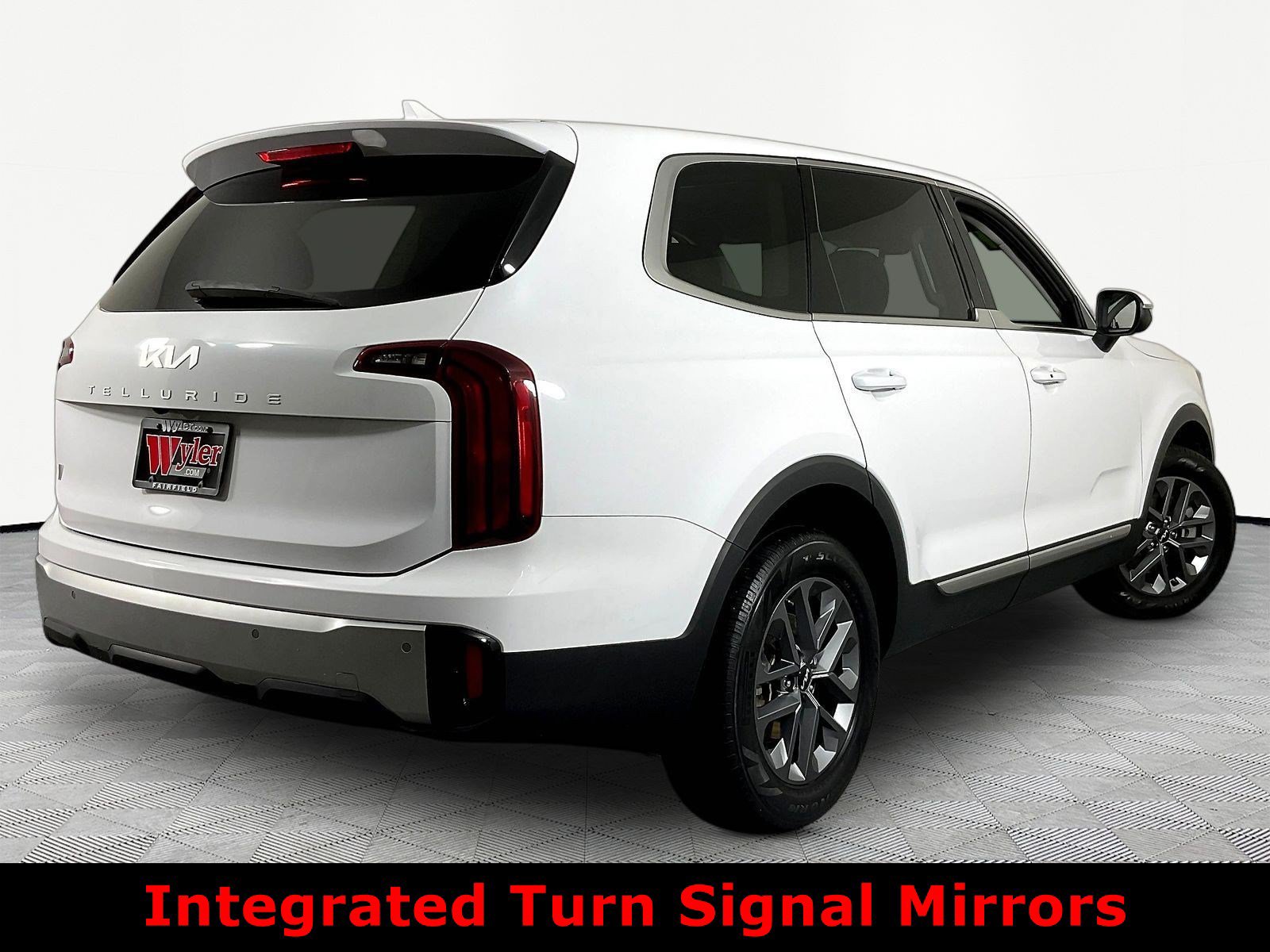 Certified 2024 Kia Telluride LX FWD image 6