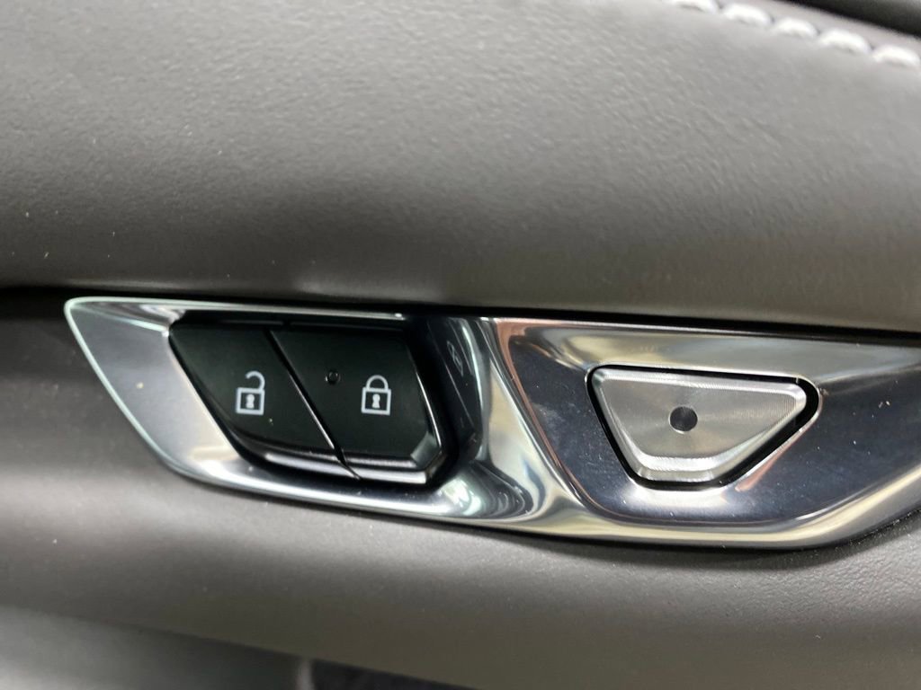 Certified 2022 Chevrolet Corvette Stingray Premium Conv w/ Z51 Performance Package image 28