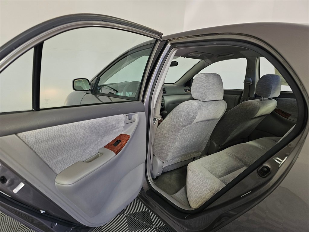 Used 2004 Toyota Corolla LE image 19