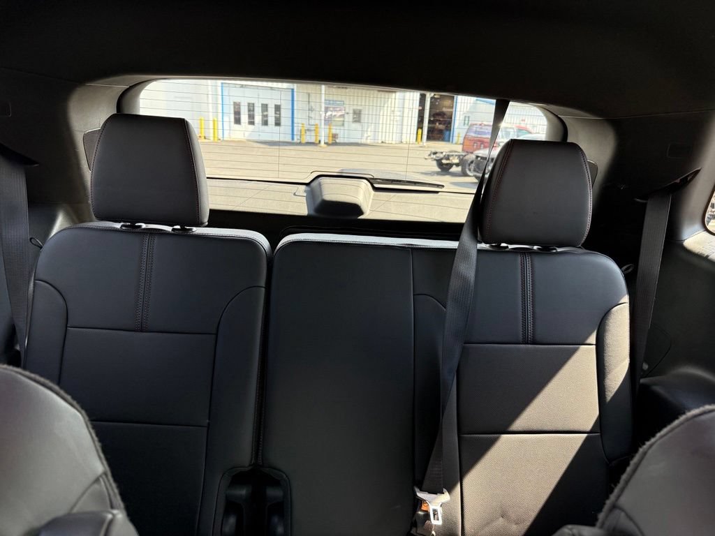 Used 2023 Chevrolet Traverse RS w/ LPO, Floor Liner Package AWD/4WD image 43