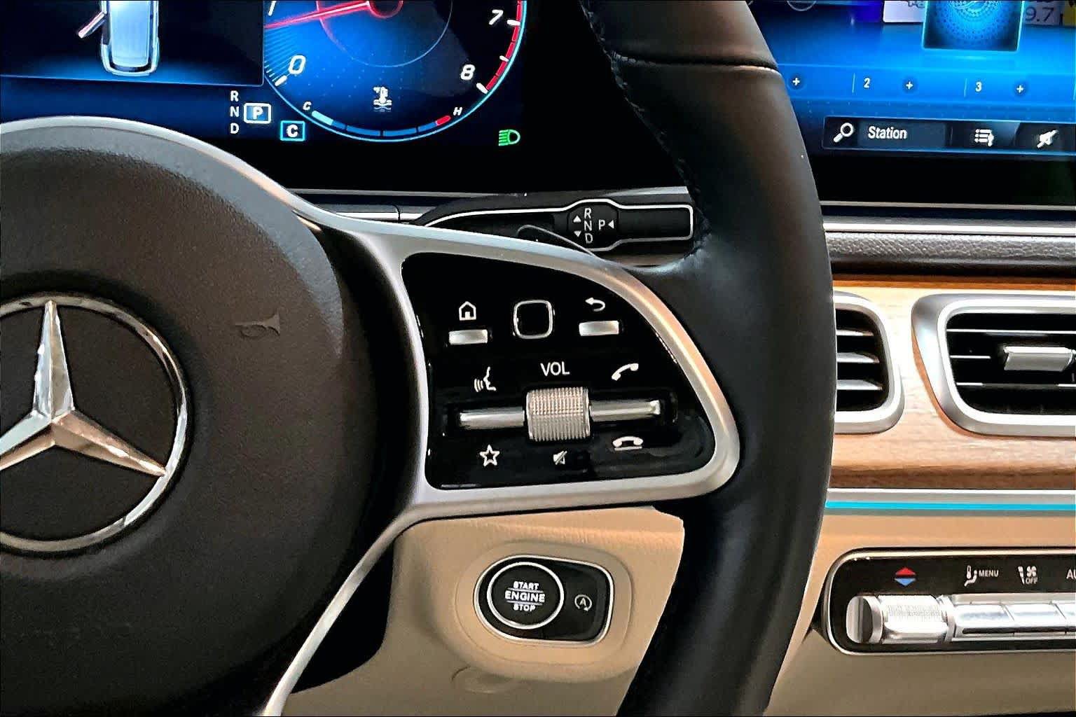 Used 2022 Mercedes-Benz GLE 350 4MATIC image 25