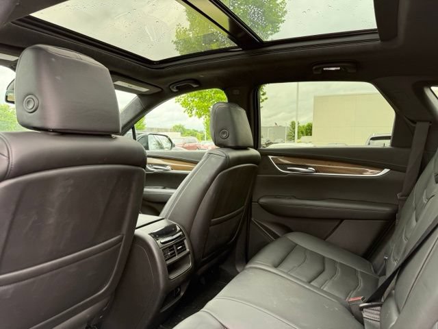 Used 2018 Cadillac XT5 Platinum w/ Driver Assist Package AWD/4WD image 6
