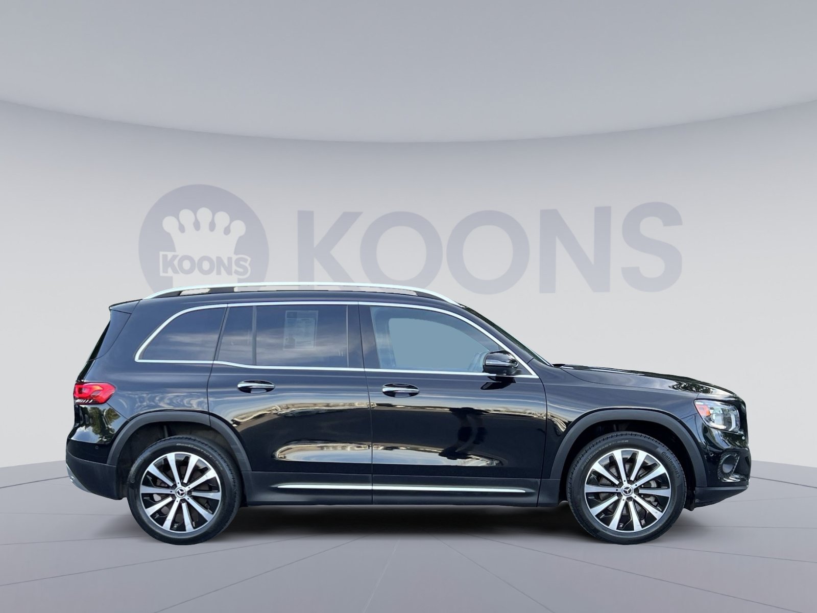 Used 2022 Mercedes-Benz GLB 250 4MATIC w/ Premium Package Lite image 12