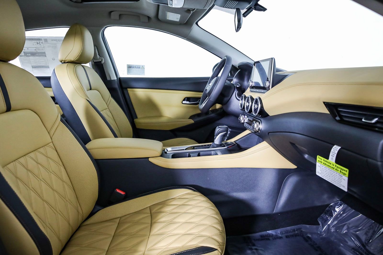 Used 2025 Nissan Sentra SV w/ SV Premium Package image 17