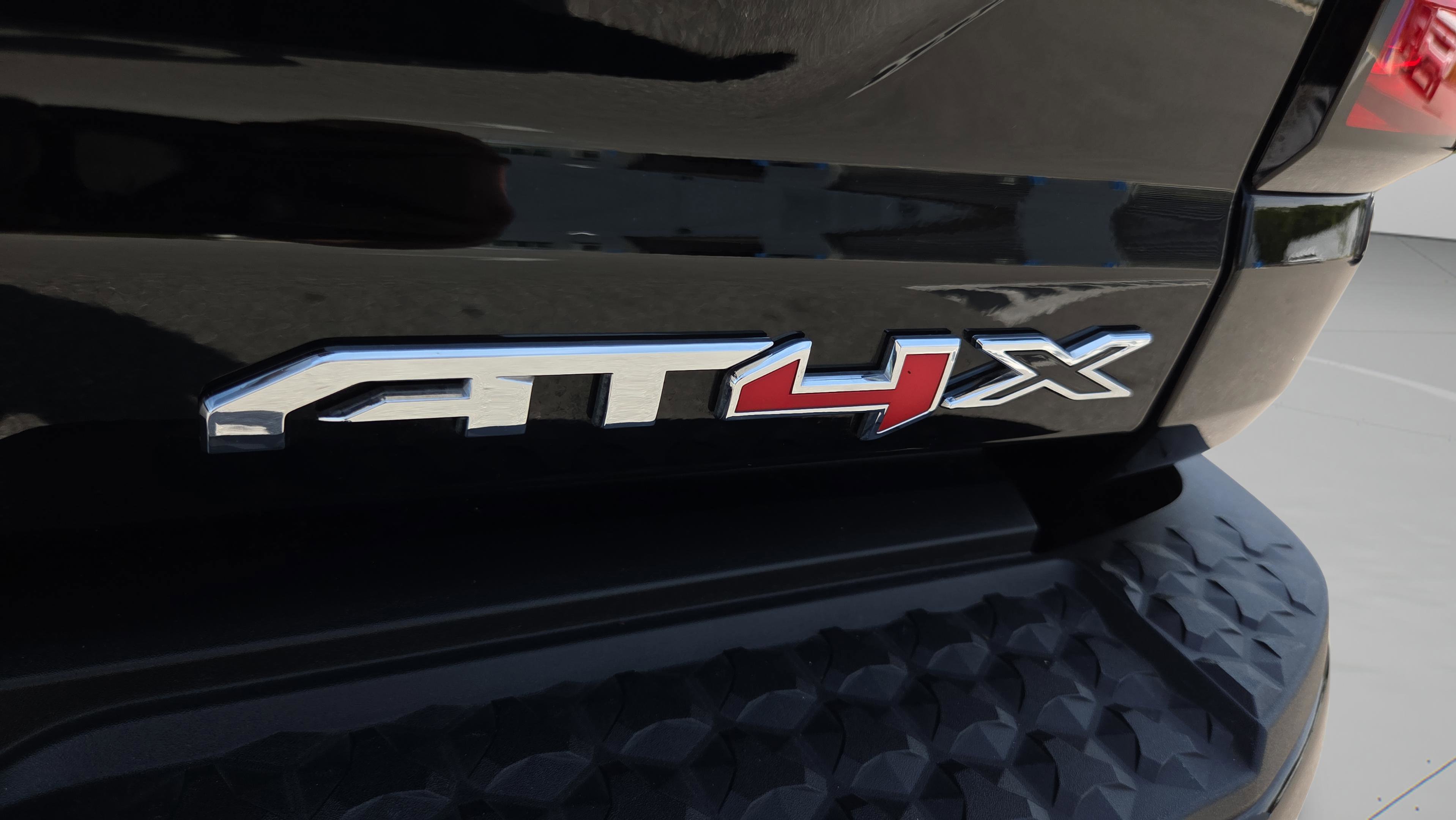 Used 2024 GMC Canyon AT4X AWD/4WD image 34