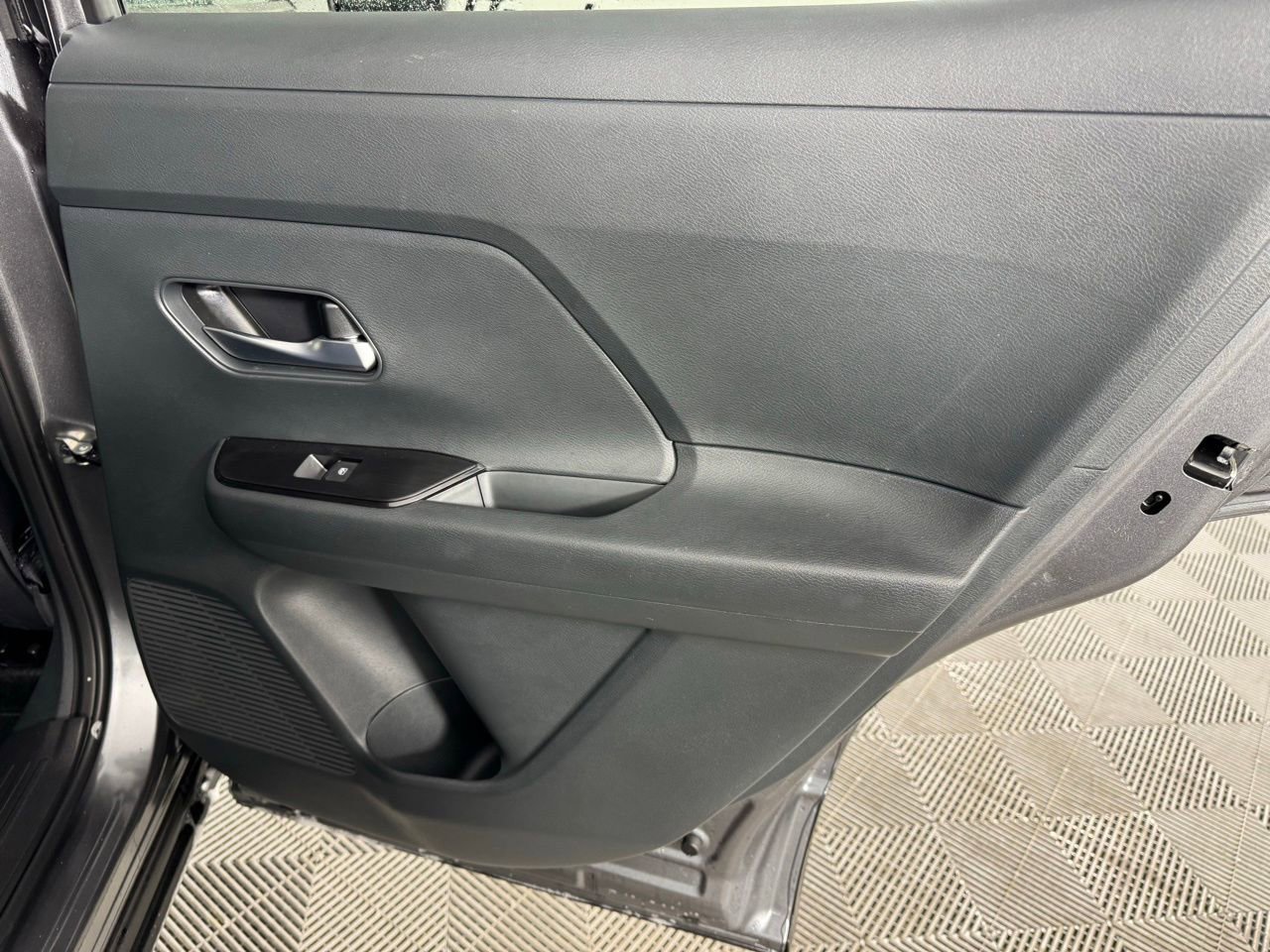 Used 2025 Nissan Kicks SV image 26