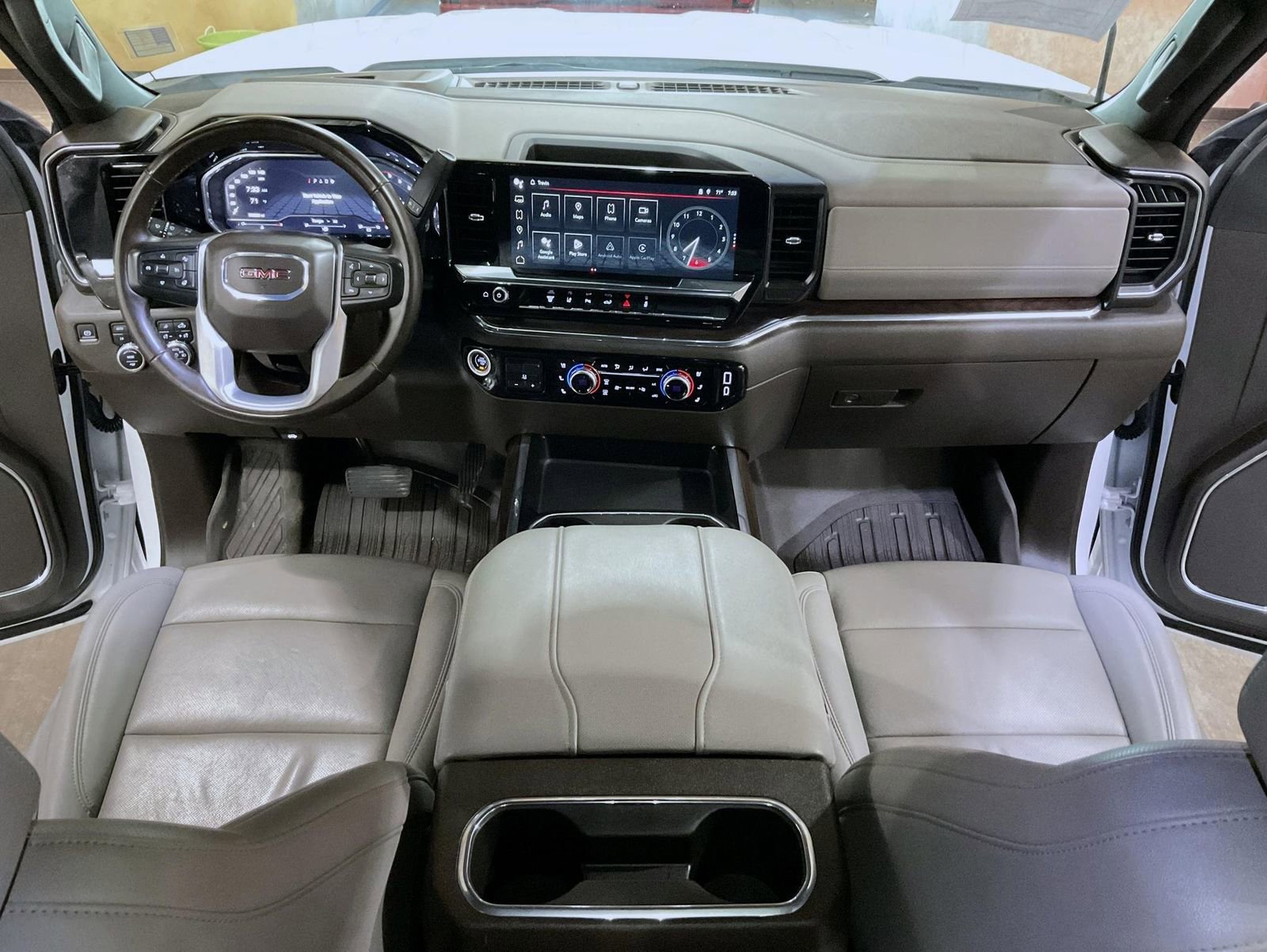 Used 2024 GMC Sierra 2500 SLT w/ SLT Premium Package image 12