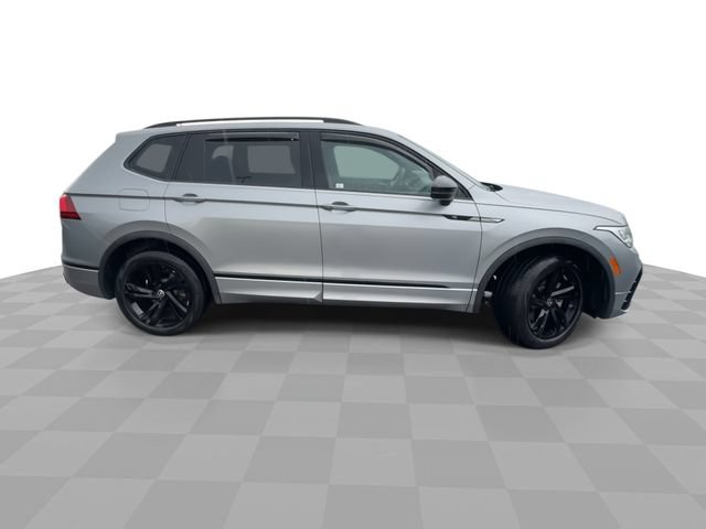 Used 2023 Volkswagen Tiguan SE R-Line AWD/4WD image 9