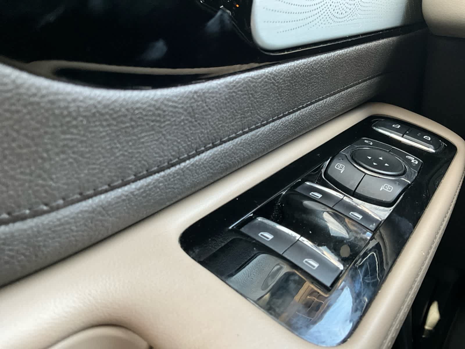 Used 2022 Lincoln Aviator Reserve w/ Equipment Group 201A AWD/4WD image 18