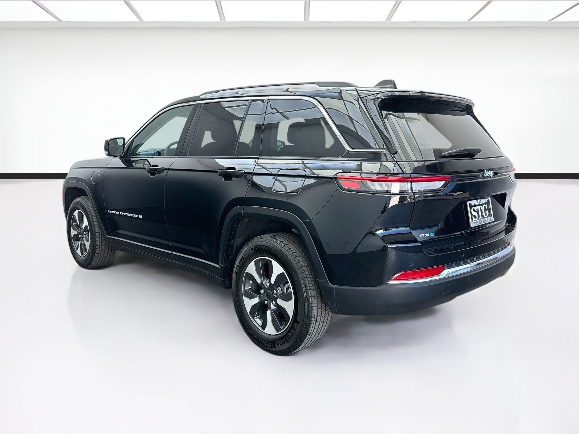 Used 2023 Jeep Grand Cherokee 4WD 4xe image 6
