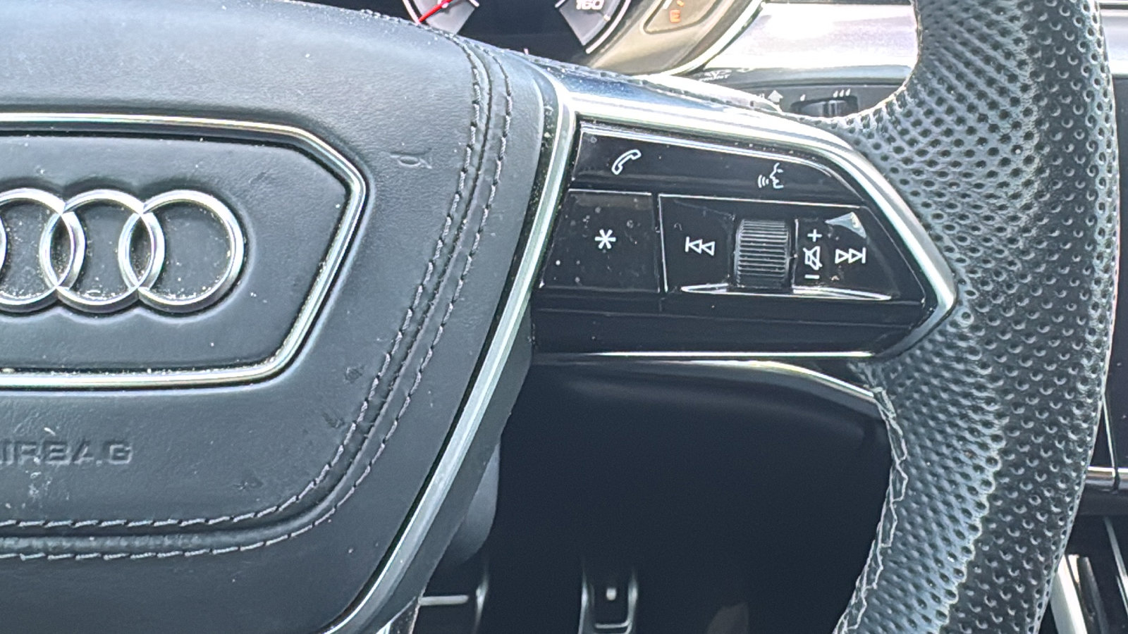 Used 2024 Audi S8 image 24