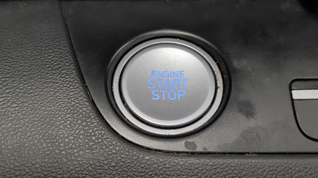 Used 2022 Hyundai Elantra Limited FWD image 29