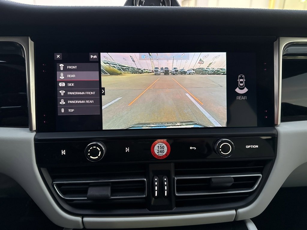 Used 2023 Porsche Macan Turbo image 10